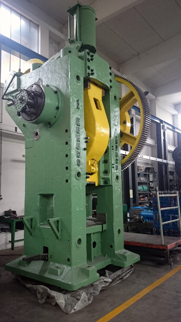 Eumuco SP100 1000 ton