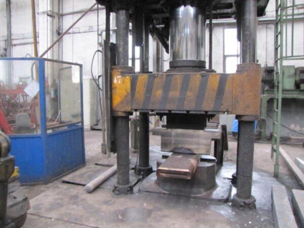 800 ton a 4 colonne - immagine 4